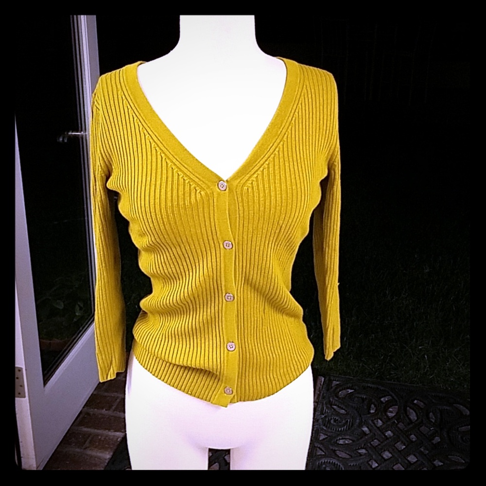 3/4 sleeve Chartreuse sweater
